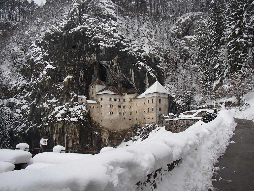 PredJama_Castle