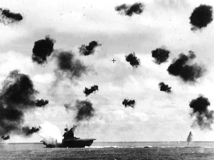 USS_Yorktown_hit-Battle-of-Midway